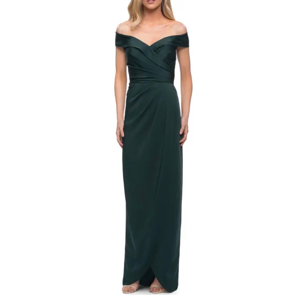 La Femme Surplice Off the Shoulder‎ Column Gown in Emerald Green Size 10